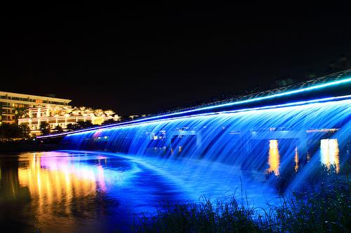 Cầu Ánh sao quận 7 lung linh vào buổi tối