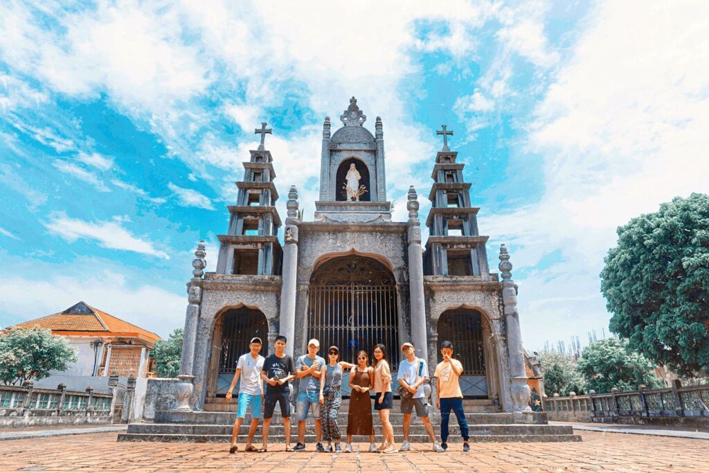 Nhà thờ đá Phát Diệm có gì